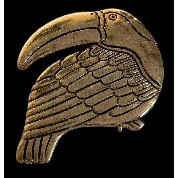 Signed LAUREL BURCH Goldtone Polished TUCAN Shape Pin Brooch - Picture 5 of 6